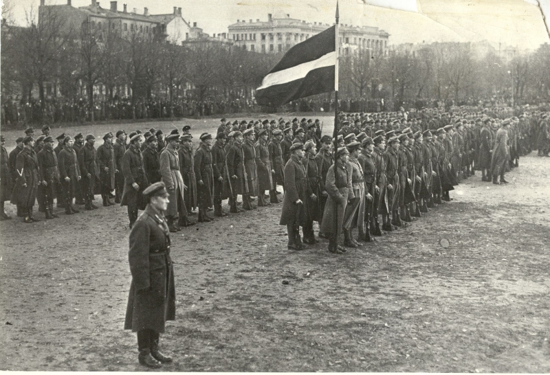 Desfile aniversario liberación de Riga 11 de noviembre de 1920