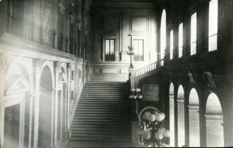Tarjeta Postal. Vista de la escalera exterior del Alcázar 1930