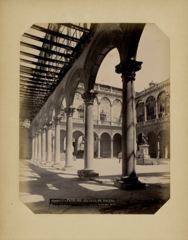 Patio del Alcázar tras el incendio de la noche del 9 al 10 de enero de 1887