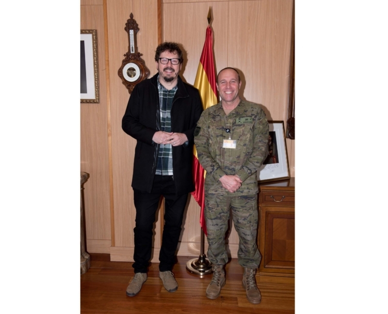 El presidente del Grupo de Entidades Sociales CECAP, Andrés Martínez Medina, y el general director del Museo del Ejército, Jesús Arenas García, renuevan el convenio de inserción laboral.