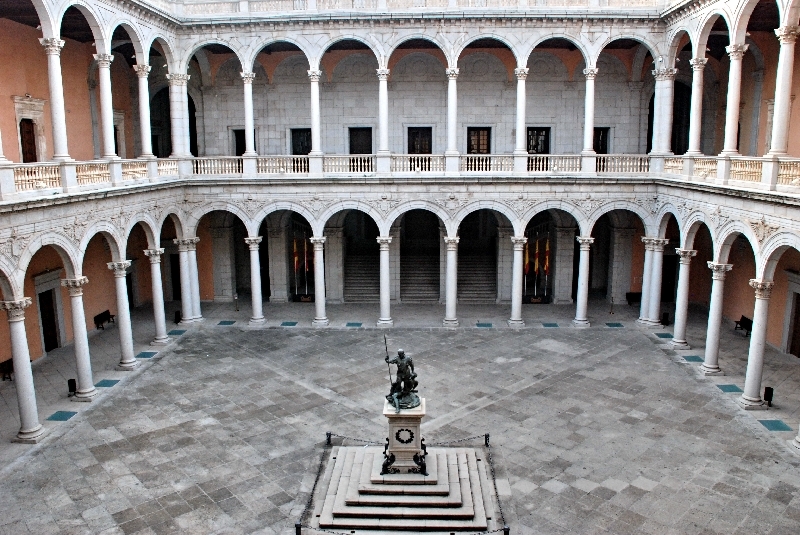 Charles V’s Courtyard